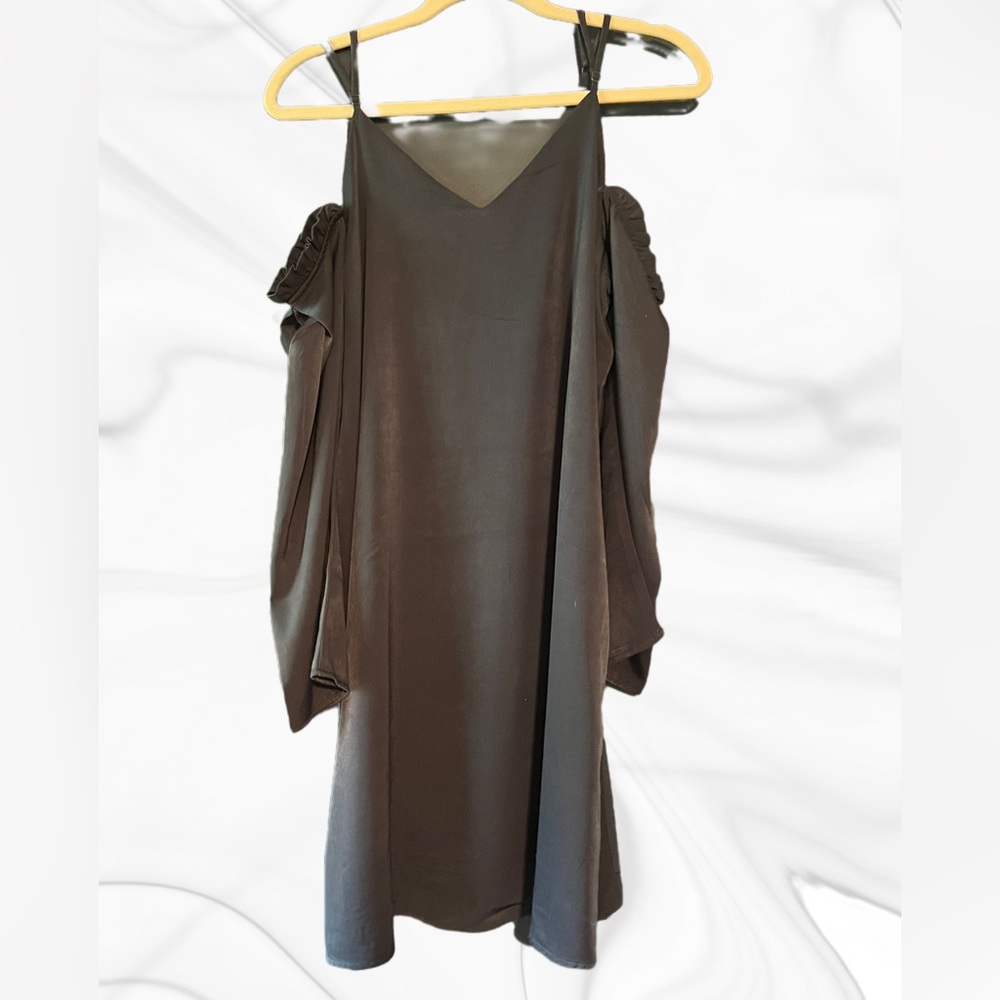 NWOT GB Cold-shoulder Women’s dress